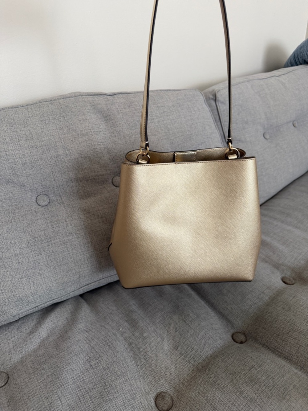 Michael Kors Gold Saffiano Leather Shoulder Bag Pratt - Picture 5 of 9